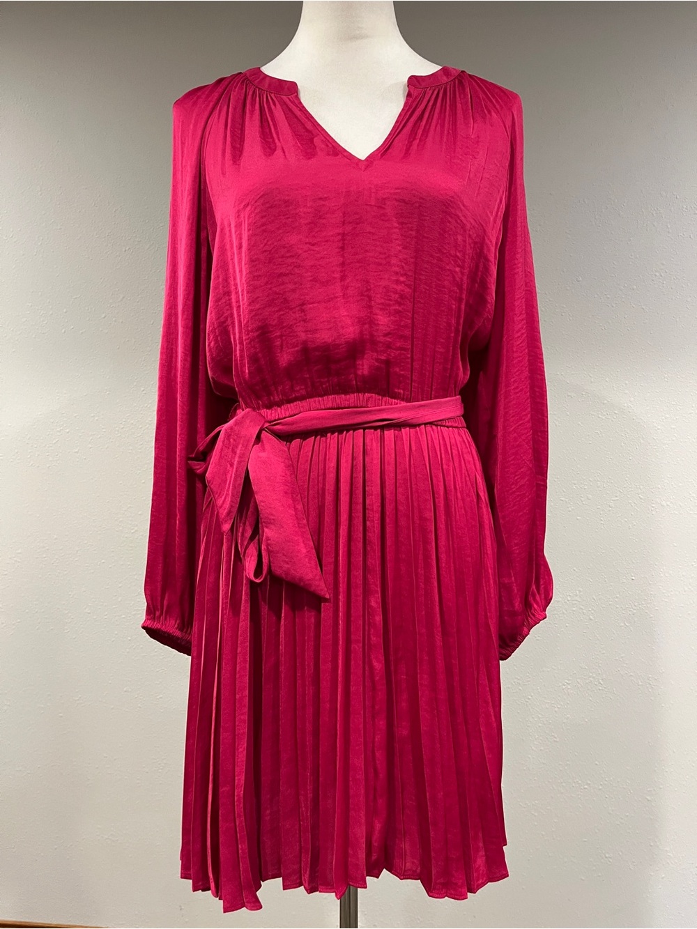 Simply Vera Wang Fuchsia Long-Sleeve Pleated Tie-Waist long sleeves Dress size S